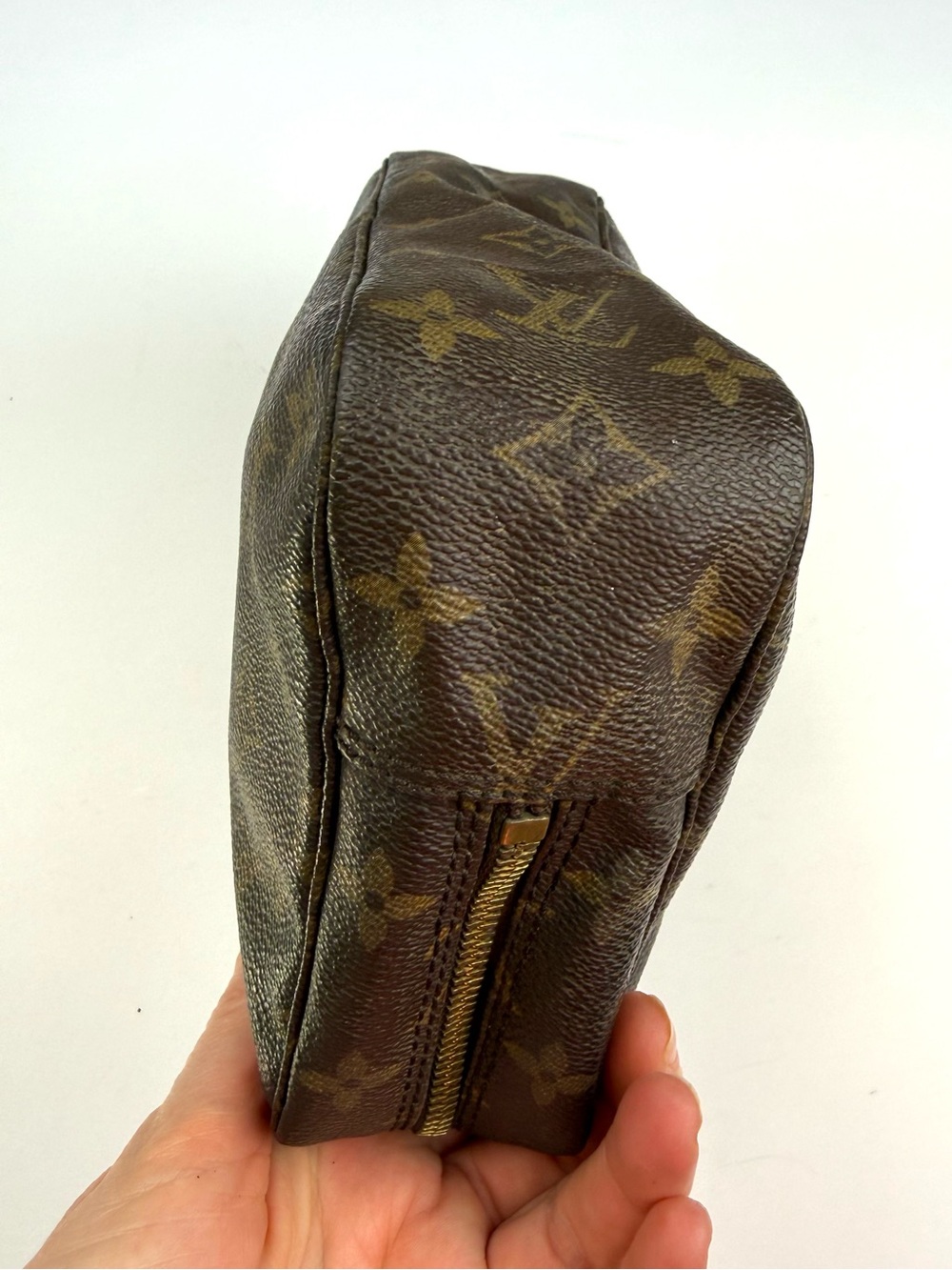 LOUIS VUITTON Monogram Trousse Toilette 23 - Picture 14 of 17